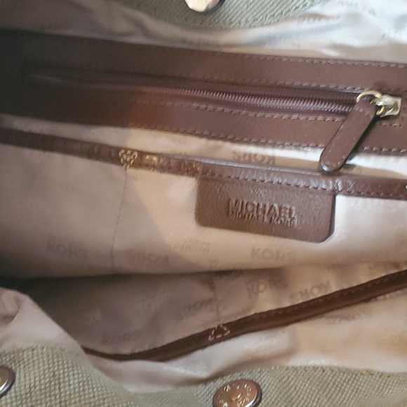 MK leather and Canvas bag used zip front - Picture 8 of 8